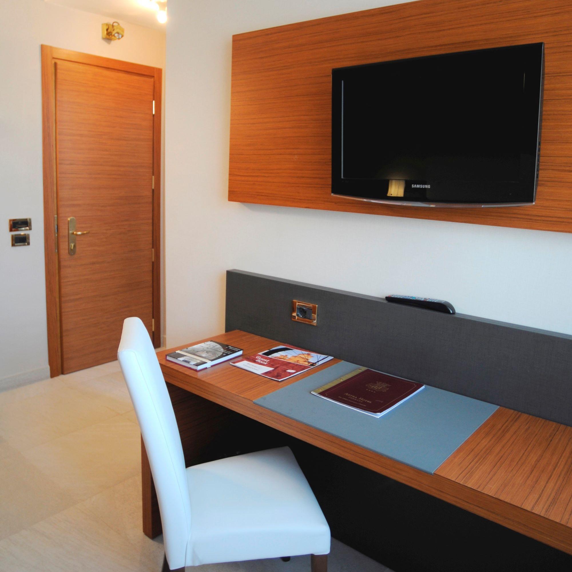 Astra Hotel Ferrara Buitenkant foto