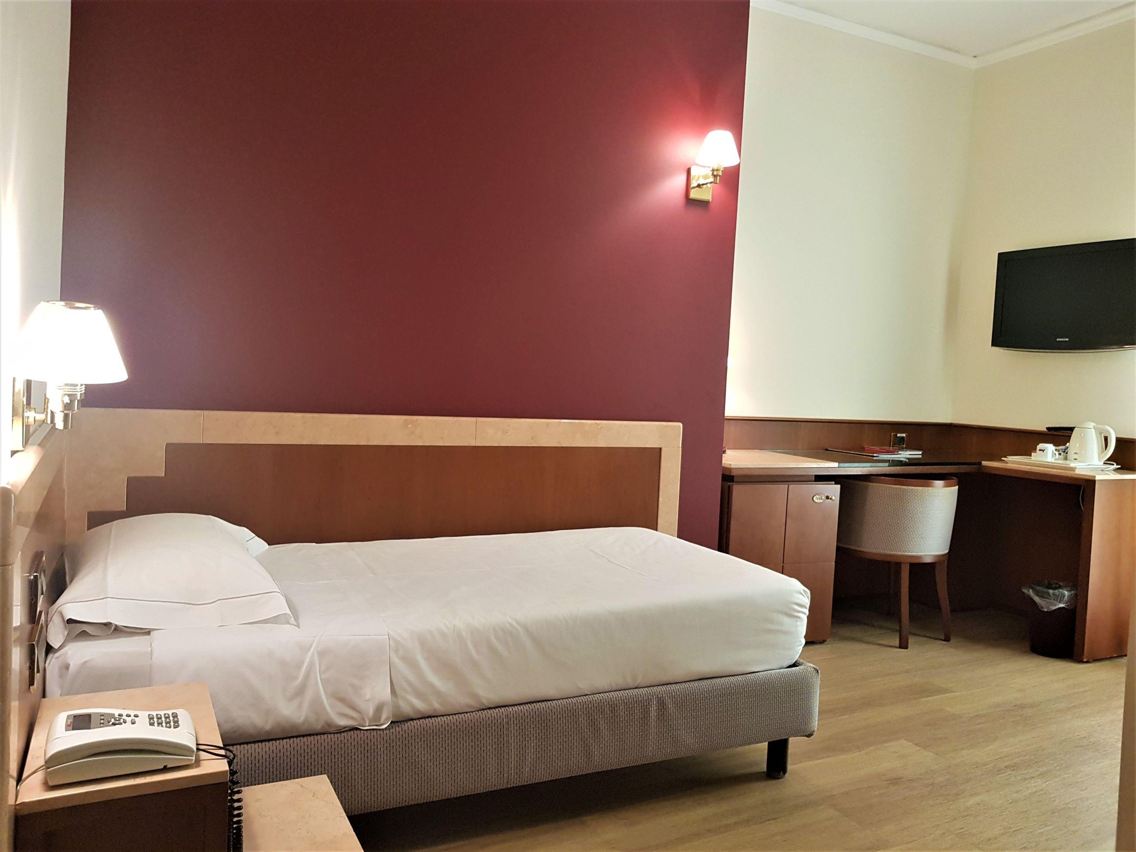 Astra Hotel Ferrara Buitenkant foto