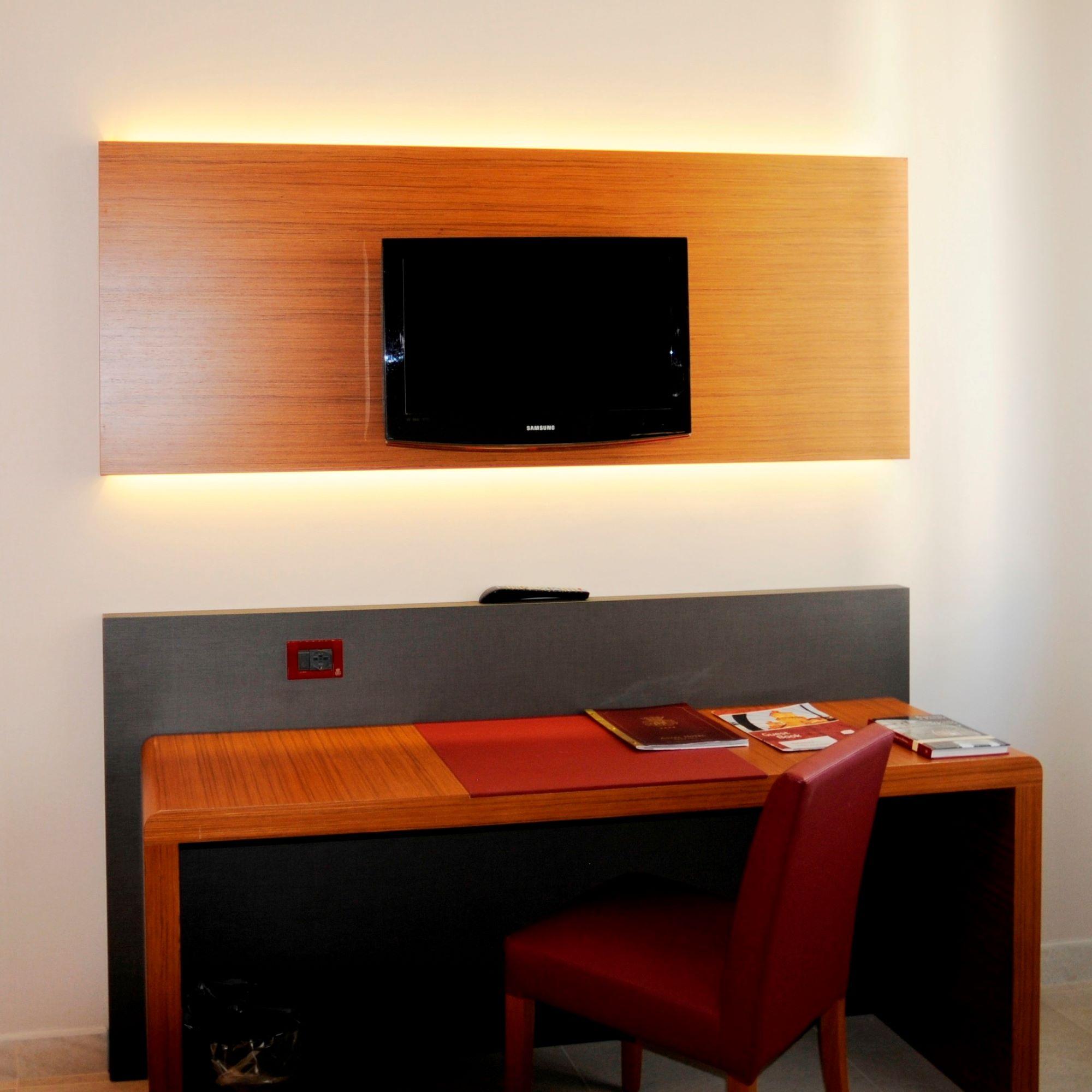 Astra Hotel Ferrara Buitenkant foto
