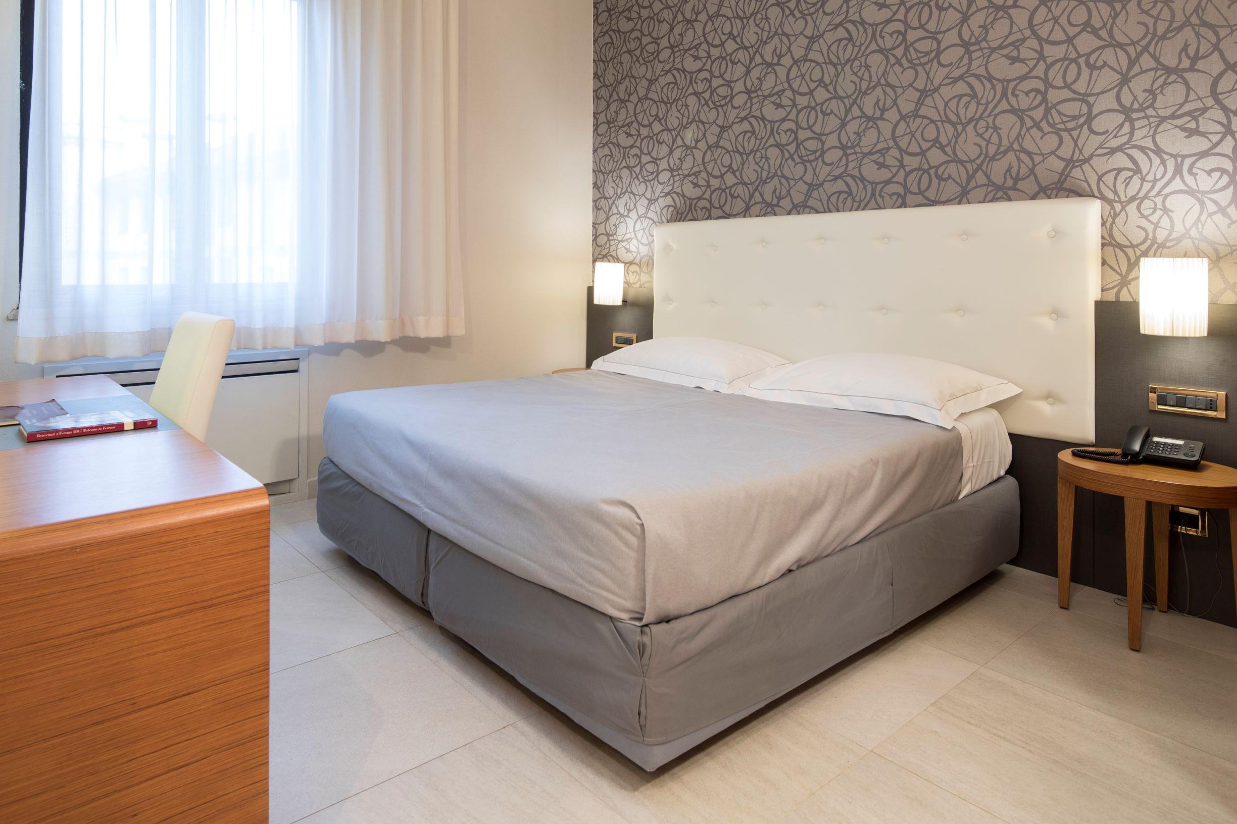 Astra Hotel Ferrara Buitenkant foto