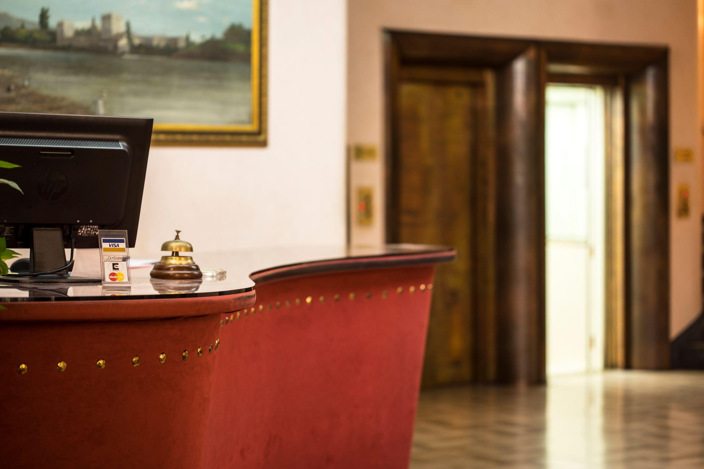 Astra Hotel Ferrara Buitenkant foto